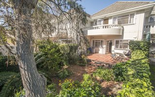 3 Bedroom Townhouse in Kenilworth