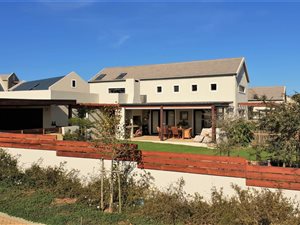 4 Bed House in Kelderhof Country Village