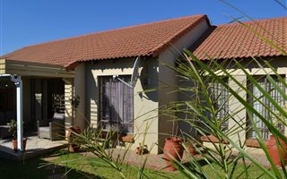 2 Bedroom House in Monavoni