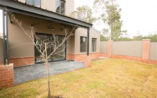 2 Bedroom Duplex in Glen Marais