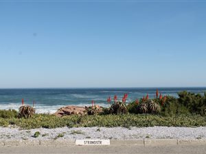 6 Bed House in Lamberts Bay