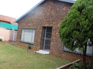 3.5 Bed House in East Lynne