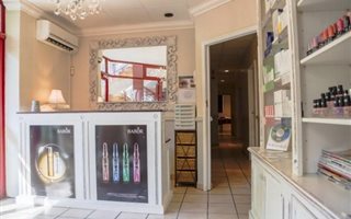 Retail space in Arboretum