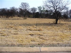 1000 m² Land available in Waterlake Farm