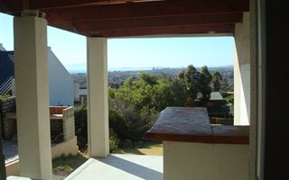 3 Bedroom Flat in Gordons Bay Central