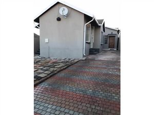 3 Bedroom House in Naturena