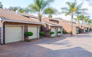 2 Bedroom Townhouse in Waterkloof Glen