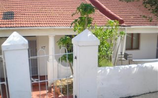 2 Bedroom Garden Cottage in Walmer Estate