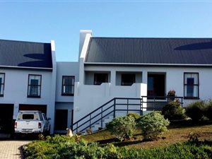 3 Bed House in Jongensfontein