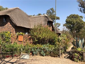 1.1 ha Land available in Carlswald Estate