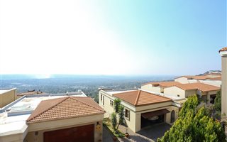2 Bedroom Townhouse in Northcliff
