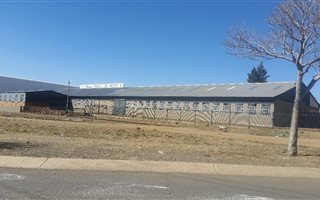 350 m² Industrial space in Roodewal and surrounds