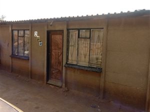 5 Bed House in Tsakane