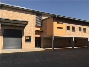 308 m² Industrial space in Willow Park Manor