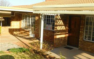 2 Bedroom House in Brummeria