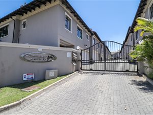 4 Bed Townhouse in Beacon Bay