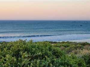 560 m² Land available in Paternoster