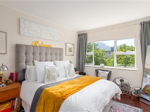 2 Bed Apartment in Wynberg Upper