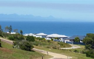 425 m² Land available in Whale Rock