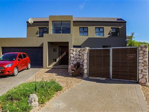 3 Bed House in Calypso Beach