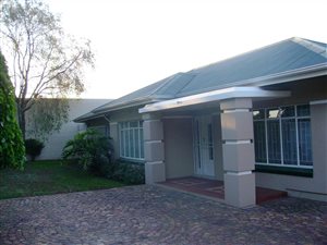 3 Bed House in Cinderella