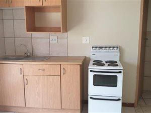 Bachelor apartment in Hillcrest