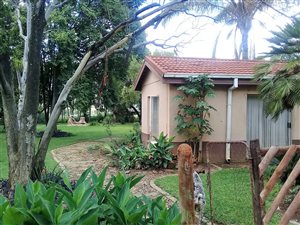 5.7 ha Farm in Kameeldrift West