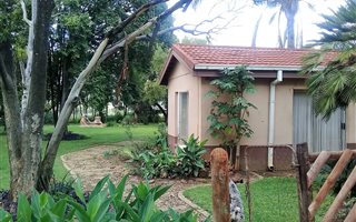 5.7 ha Farm in Kameeldrift West