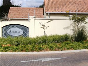 3 Bed Duplex in Wendywood