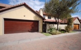 4 Bedroom Cluster in Maroeladal