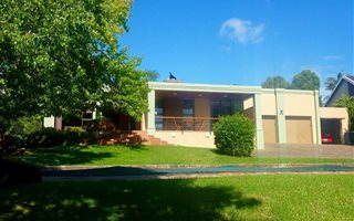 6 Bedroom House in Glen Barrie