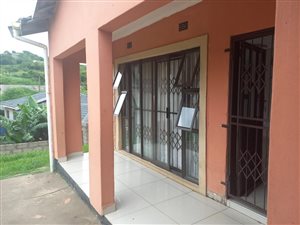 3 Bed House in Lovu