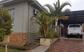 3 Bedroom House in Van Riebeeck Heights