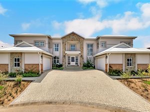 4 Bed House in Steyn City