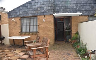 3 Bedroom Cluster in Durbanville Hills