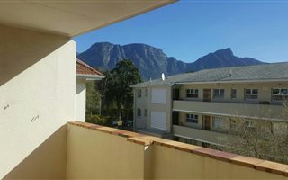 2 Bedroom Apartment in Kenilworth Upper