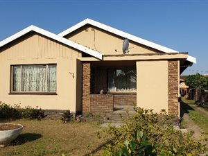 3 Bed House in Merebank East