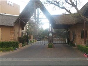 1 Bed Apartment in Pineslopes