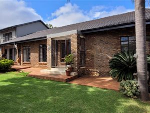 5 Bed House in Wierda Park