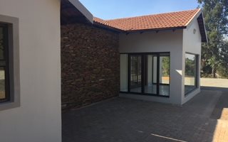 5 Bedroom House in Wembley