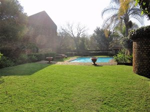 2 Bed Apartment in Waterkloof