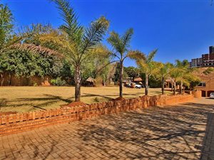 7 Bedroom House in Kloofendal
