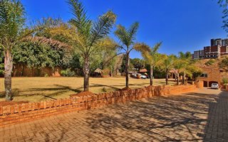 7 Bedroom House in Kloofendal