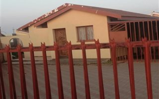 2 Bedroom House in Ipeleng