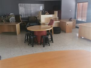 100 m² Office Space in Airport Industria