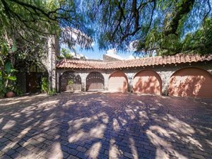 4 Bed House in Victory Park