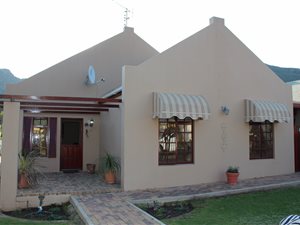 3 Bed House in Panorama