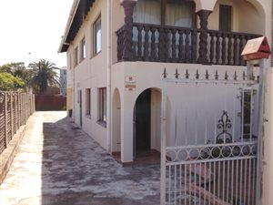 4 Bed House in Merewent