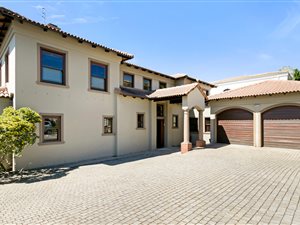 4 Bed House in Silvertree Estate