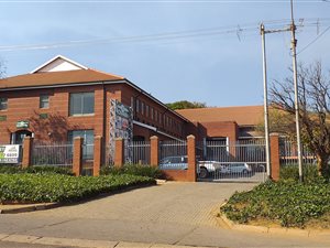 62 m² Commercial space in Monument Park